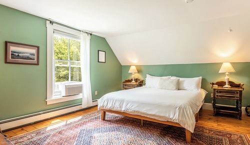 Mount Tom Room