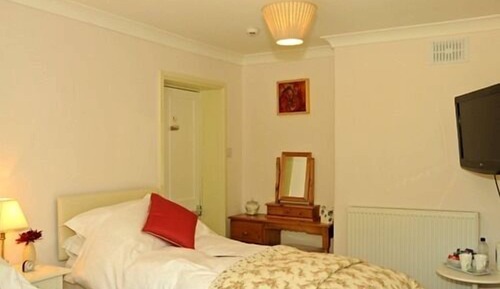 Double or Twin Room, Ensuite (PINK)