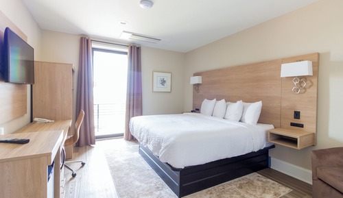 Studio, 1 King Bed, Balcony