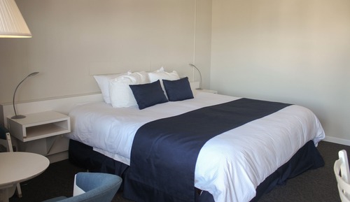 Room 1 King Bed Saguenay View