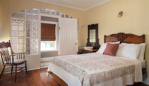 Standard Room, 1 Queen Bed, Fireplace