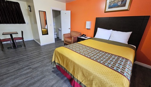 Standard Room, 1 Queen Bed, Non Smoking