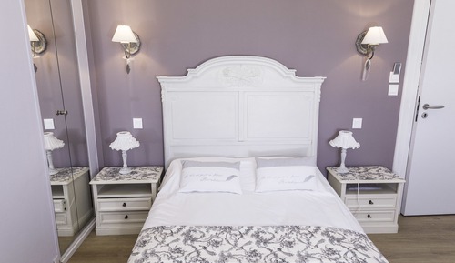 Superior Room, Bathtub (Double or Triple occupancy)