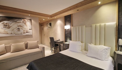 Privilege Room (3 people)