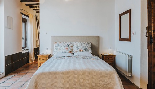 Deluxe Suite, 1 Queen Bed
