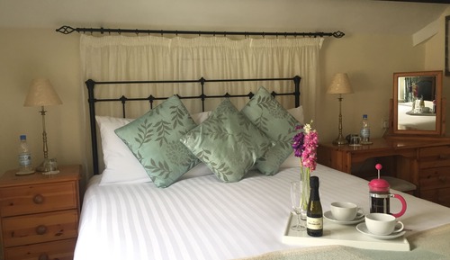 Classic Double Room, 1 King Bed, Ensuite (Room 7)
