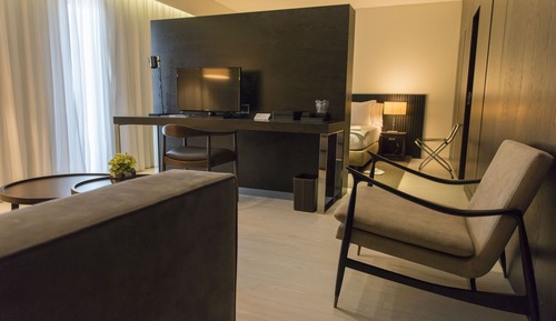 Deluxe Suite
