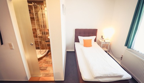Standard Single Room, Private Bathroom, Garden View