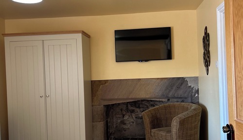 Brereton Standard Double Room B&B (Upper Level)