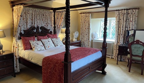 Le Meschin King Four Poster