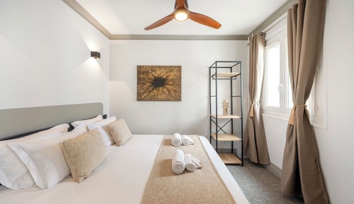 Deluxe Apartment, Courtyard View