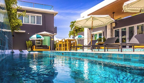 Room, 1 Queen Bed, Non Smoking, Ground Floor