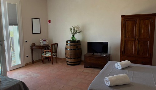 Deluxe Triple Room, Garden View