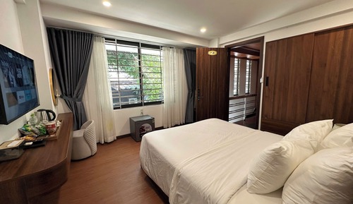 Basic Double Room Single Use, Balcony, Courtyard View