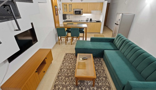 Luxury Apartment, 2 Bedrooms, Pool View