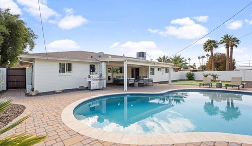 House (4 Bedrooms)