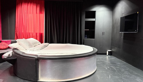 Honeymoon Room, Jetted Tub