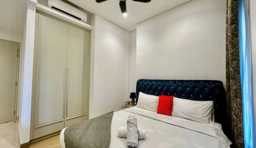 Superior Studio, 1 Queen Bed, City View