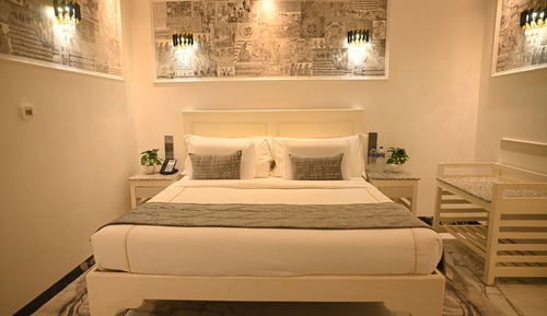 Deluxe Double Room, 1 King Bed, Non Smoking, City View