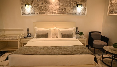 Superior Double Room, 1 King Bed, Non Smoking, City View