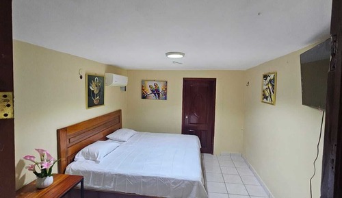 Economy Room, 1 King Bed