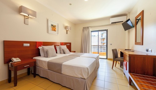 Single Room, Balcony (Individual)