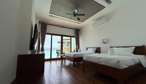 Luxury Twin Room, Beach View