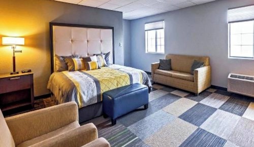 Standard Studio Suite, 1 King Bed, Non Smoking