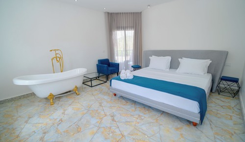 Superior Double Room, 1 King Bed, Non Smoking, Pool View