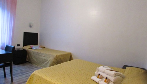 Economy Triple Room