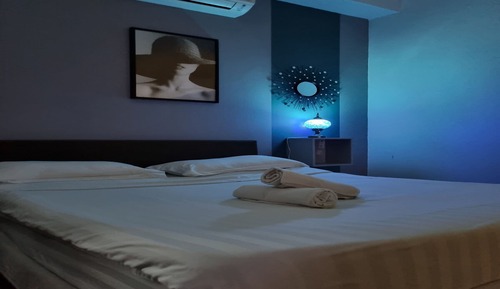 Superior Studio, 1 Queen Bed, Balcony, City View