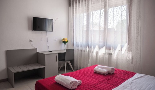 Classic Double or Twin Room, City View