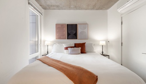 Premier Apartment, City View