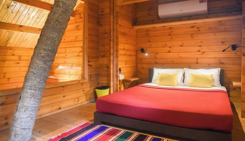 Romantic Cabin, 1 Queen Bed, Non Smoking, Partial Sea View