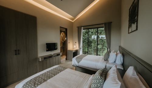 Family Villa, Balcony