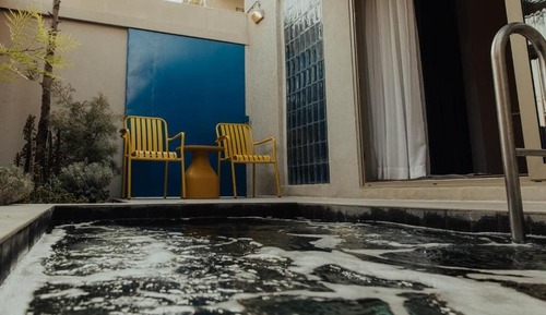 Premier Double Room, 1 King Bed, Pool View