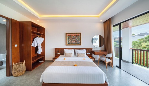 Premium Quadruple Room, Pool View