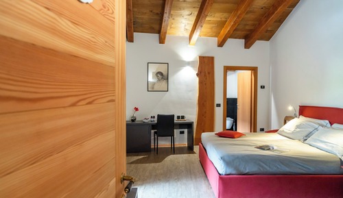 Classic Double Room, Balcony, Courtyard View