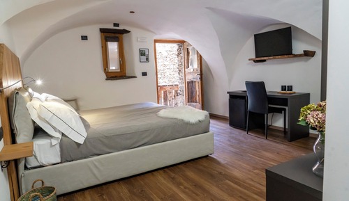 Basic Double Room, Courtyard View