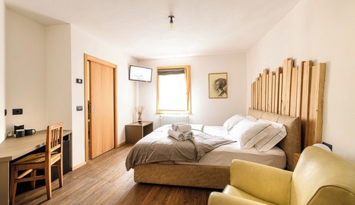 Comfort Double Room, Balcony, Courtyard View