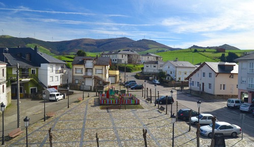 Comfort Triple Room, City View