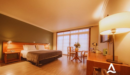 Junior Studio Suite, 1 King Bed, Ensuite