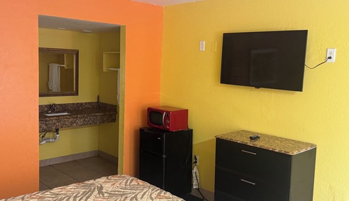 Comfort Room, 1 King Bed, Non Smoking
