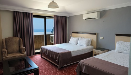Classic Triple Room, Balcony, Sea View