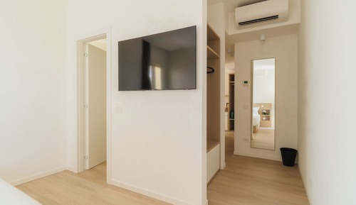 Junior Room, City View