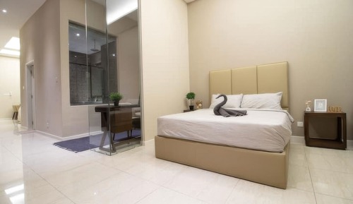 Deluxe Studio, Multiple Beds, Balcony, City View