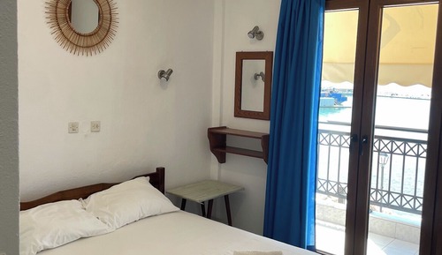 Standard Studio, Sea View