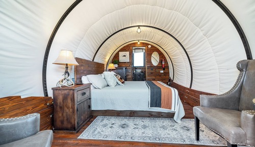 Luxury Cabin, 1 King Bed, Kitchen, Mountain View