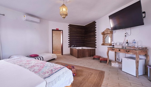 Deluxe Triple Room, Pool View