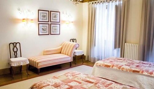 Classic Twin Room